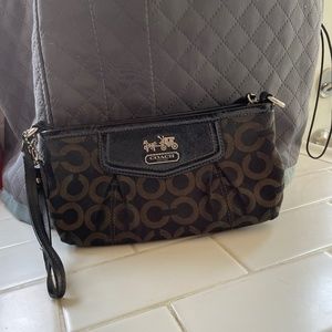 COACH Madison Wristlet - Black/Brown